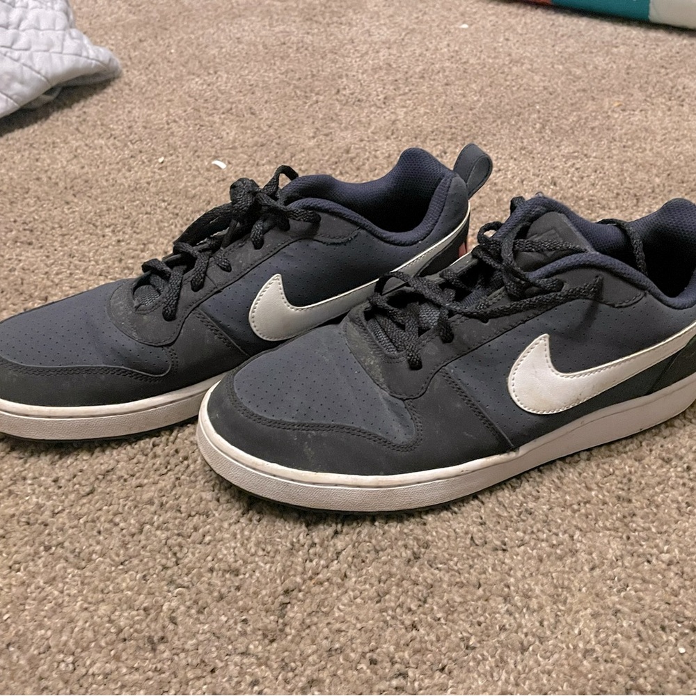 Nike court style